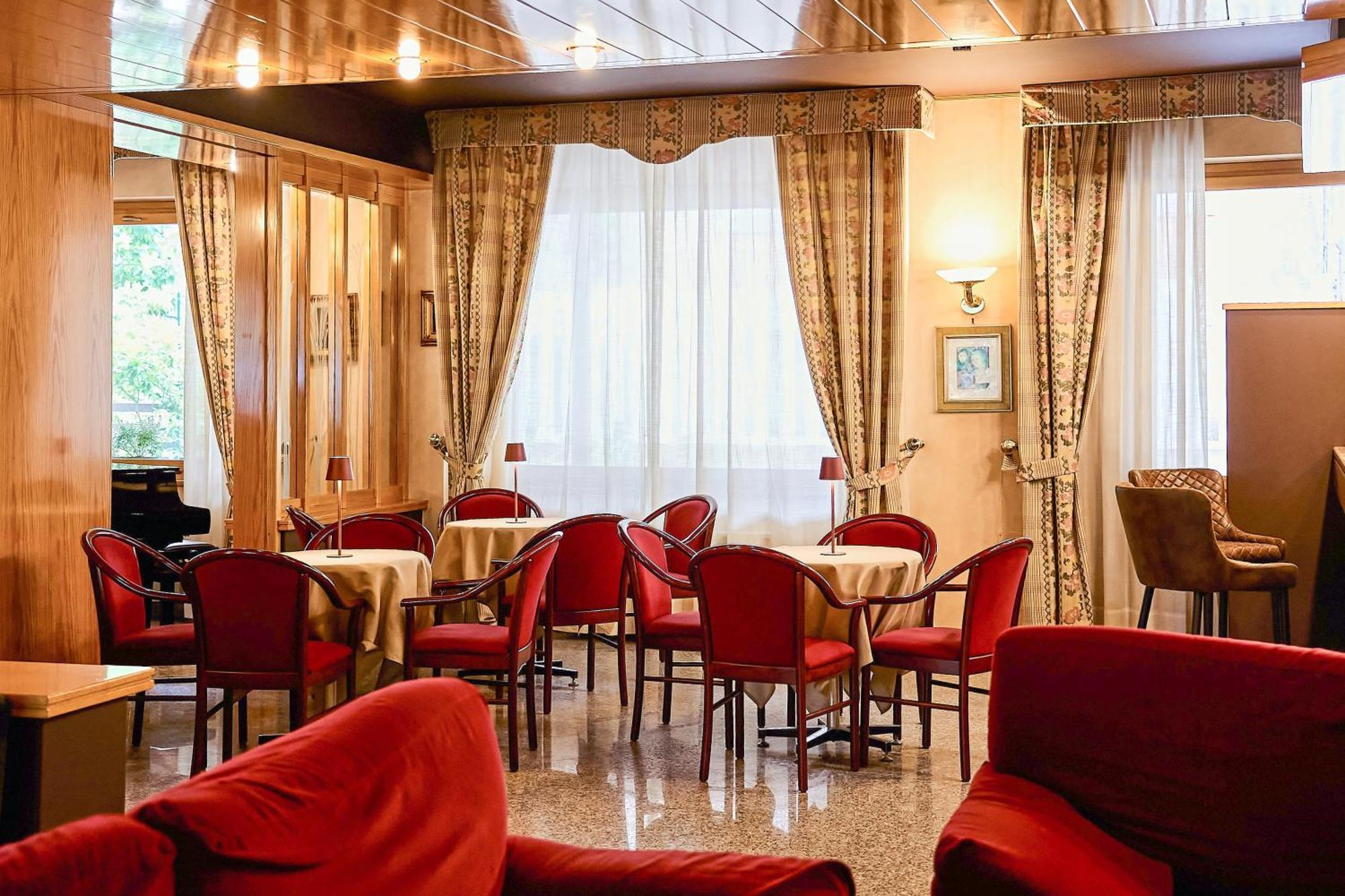 Hotel Camigliatello 카미글리아텔로 실라노 외부 사진
